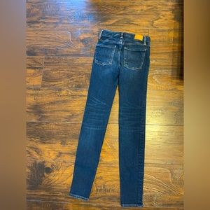 American eagle skinny jeans. Dark high rise jeans size 000 regular.